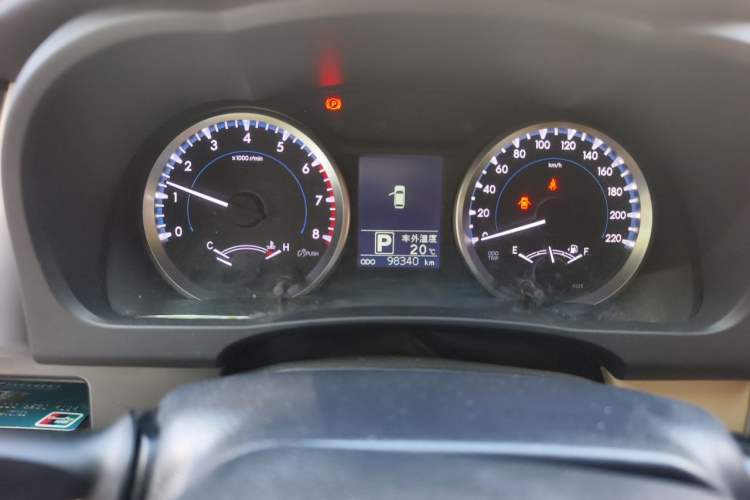 Used Toyota Highlander 2018 2.0T Two-Wheel Drive Elite Version 5 Seats China VI Standard Odometer Close Up