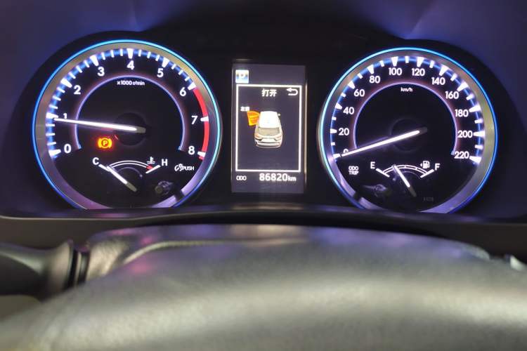 Used Toyota Highlander 2018 2.0T Four-Wheel Drive Prestige Version 7 Seats China VI Standard Odometer Close Up
