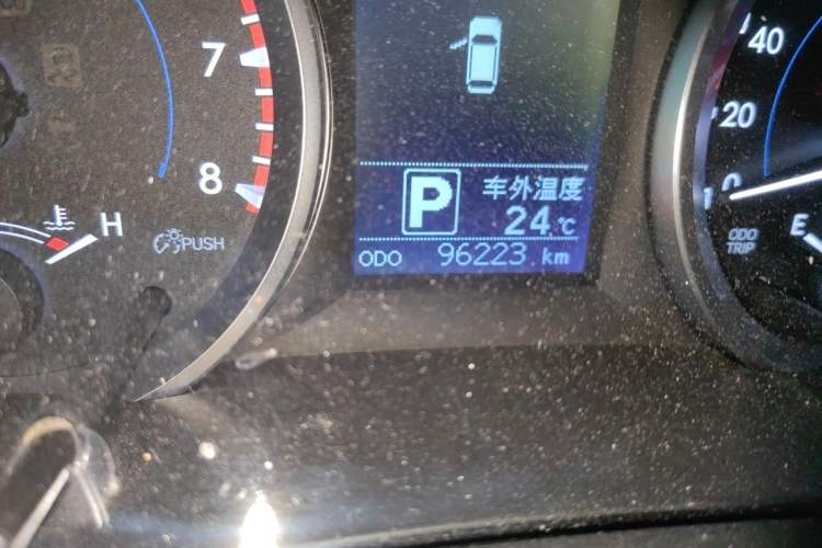 Used Toyota Highlander 2018 2.0T Four-Wheel Drive Elite Edition 7 Seats China VI Standard Odometer Close Up