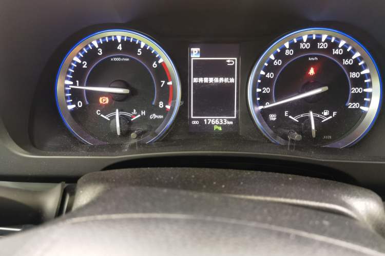Used Toyota Highlander 2018 2.0T Four-Wheel Drive Knight Edition 7 Seats China VI Standard Odometer Close Up