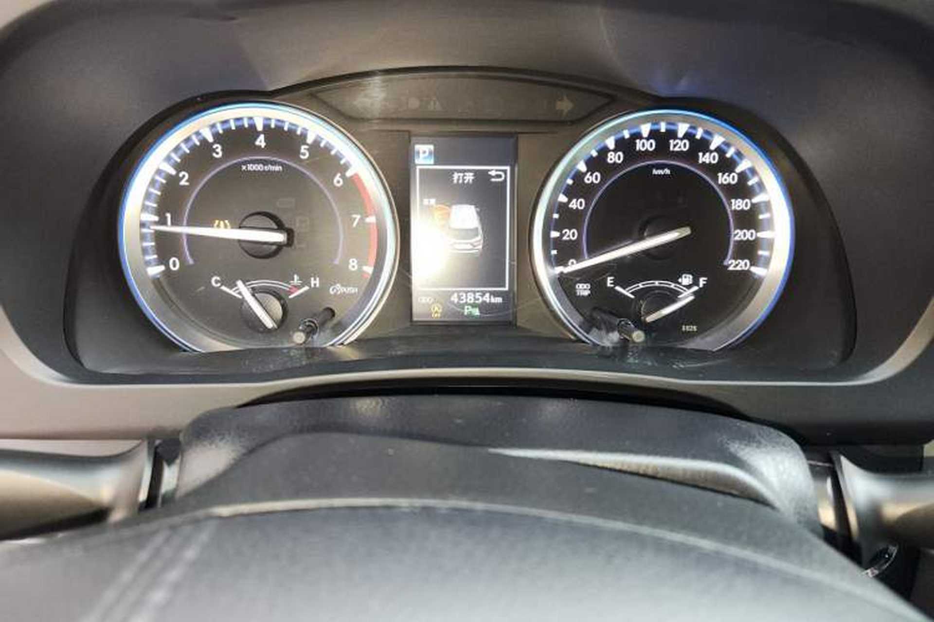 Used Toyota Highlander 2018 2.0T Four-Wheel Drive Luxury Version 7 Seats China VI Standard Odometer Close Up