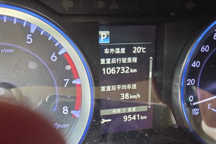 Used Toyota Highlander 2018 2.0T Four-Wheel Drive Ultimate Edition 7-Seater Emission Standard China V Odometer Close Up