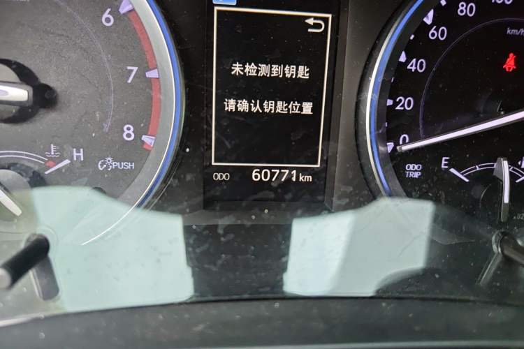 Used Toyota Highlander 2018 2.0T Four-Wheel Drive Luxury Edition 7 Seats China V Emission Standard Odometer Close Up