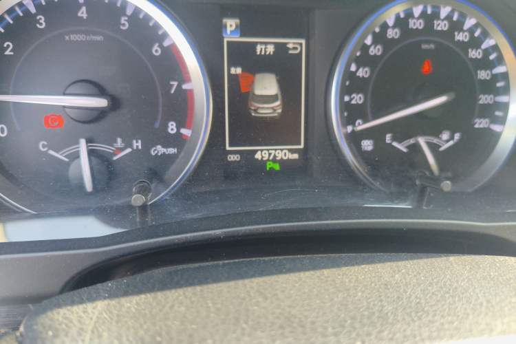 Used Toyota Highlander 2018 2.0T Four-Wheel Drive Luxury Version 7 Seats China VI Standard