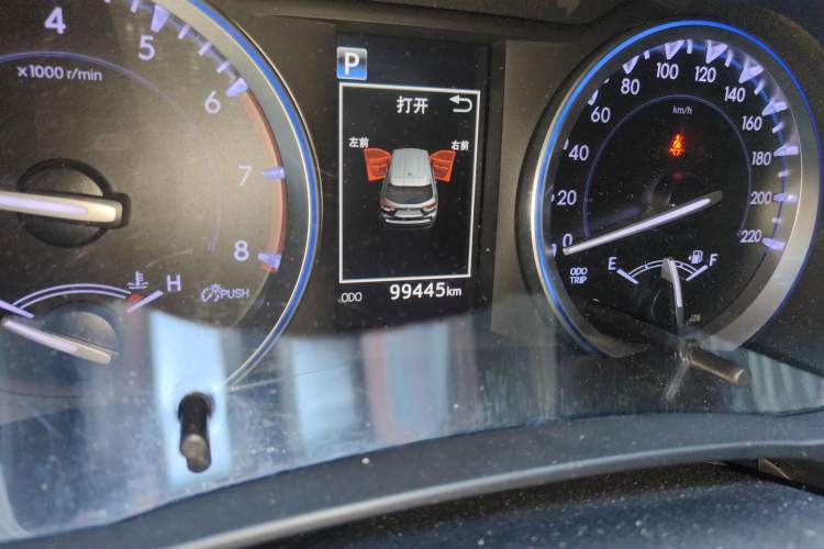 Used Toyota Highlander 2018 2.0T Four-Wheel Drive Prestige Version 7 Seats China VI Standard Odometer Close Up