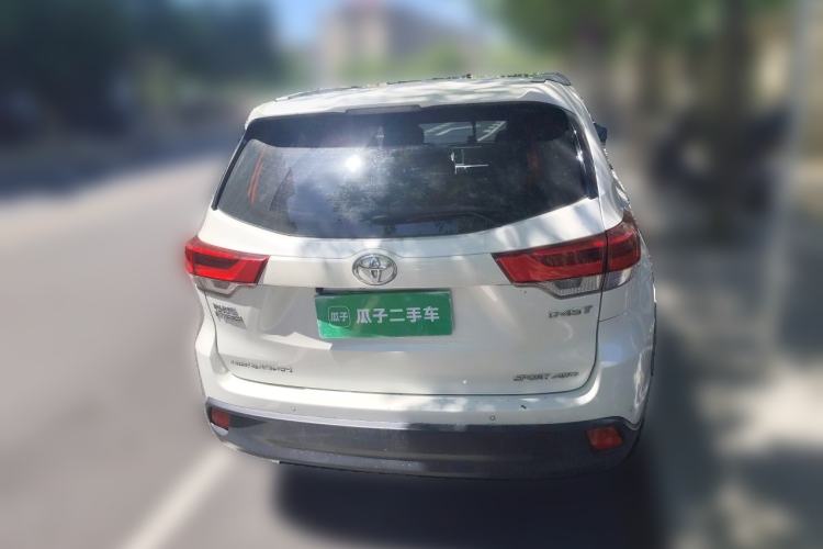 Used Toyota Highlander 2018 2.0T Four-Wheel Drive Luxury Edition 7 Seats China V Emission Standard Rear