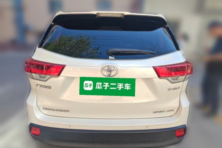Used Toyota Highlander 2018 2.0T Four-Wheel Drive Luxury Version 7 Seats China VI Standard Rear