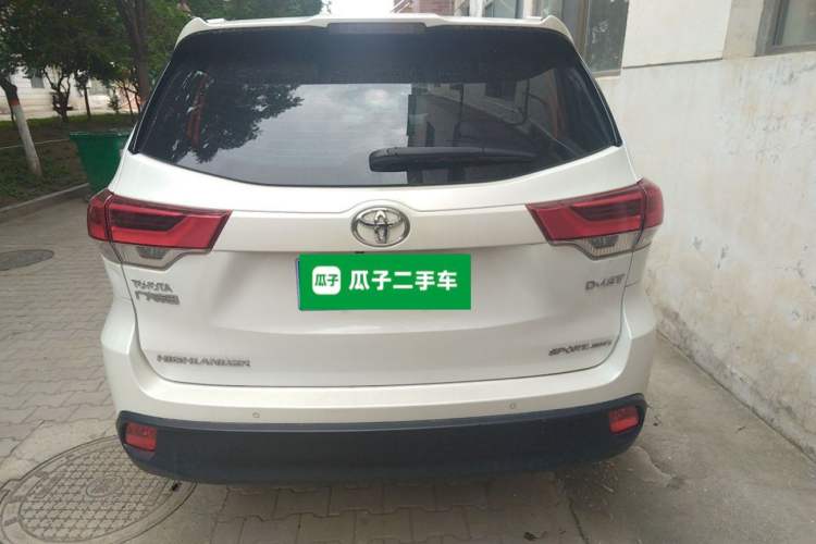 Used Toyota Highlander 2018 2.0T Four-Wheel Drive Luxury Edition 7 Seats China V Emission Standard Rear