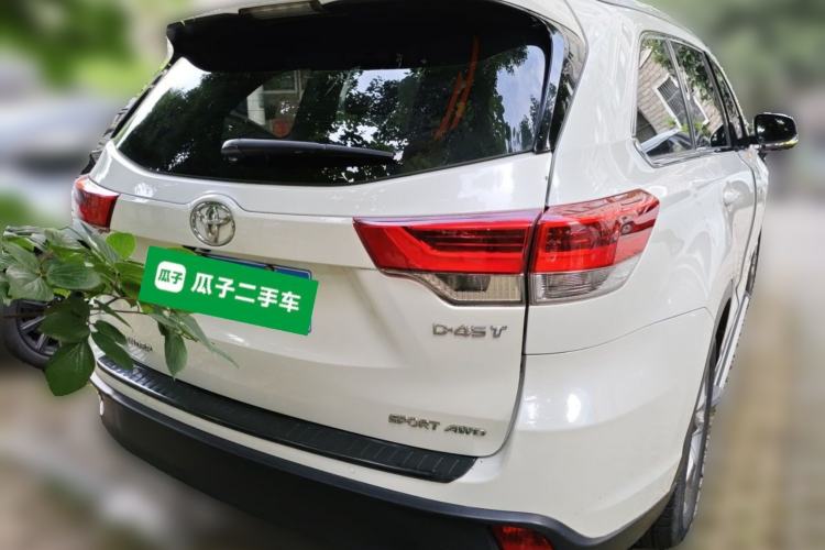 Used Toyota Highlander 2018 2.0T Four-Wheel Drive Luxury Edition 7 Seats China V Emission Standard Rear