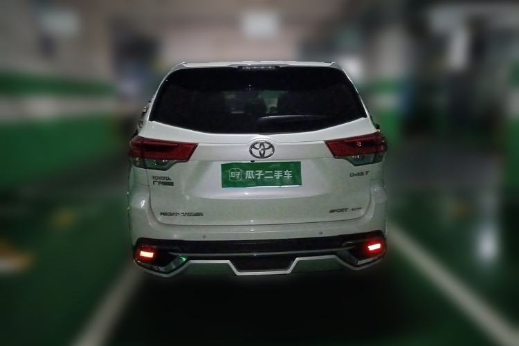Used Toyota Highlander 2018 2.0T Four-Wheel Drive Luxury Edition 7 Seats China V Emission Standard Rear