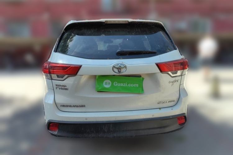 Used Toyota Highlander 2018 2.0T Four-Wheel Drive Luxury Edition 7 Seats China V Emission Standard Rear