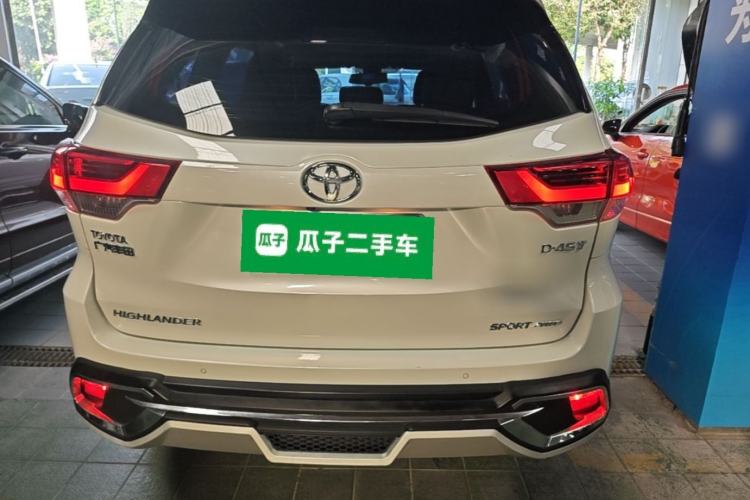 Used Toyota Highlander 2018 2.0T Four-Wheel Drive Luxury Version 7 Seats China VI Standard Rear