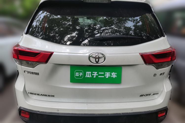Used Toyota Highlander 2018 2.0T Four-Wheel Drive Luxury Version 7 Seats China VI Standard Rear