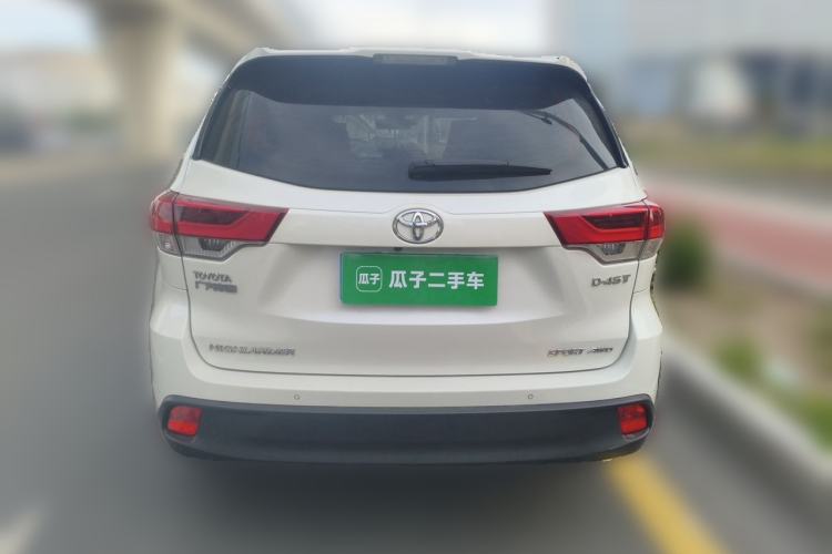 Used Toyota Highlander 2018 2.0T Four-Wheel Drive Luxury Edition 7 Seats China V Emission Standard Rear