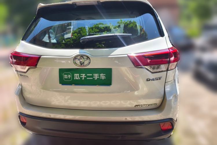 Used Toyota Highlander 2018 2.0T Four-Wheel Drive Luxury Edition 7 Seats China V Emission Standard Rear