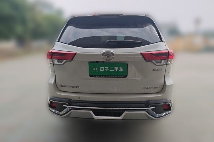 Used Toyota Highlander 2018 2.0T Four-Wheel Drive Luxury Version 7 Seats China VI Standard Rear