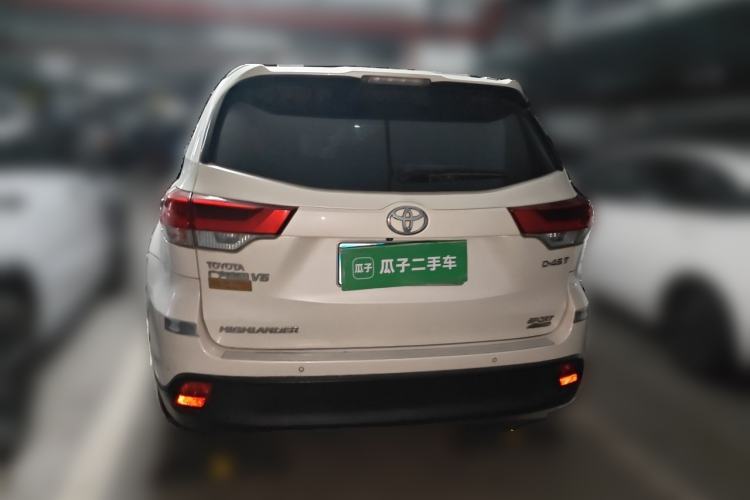 Used Toyota Highlander 2018 2.0T Two-Wheel-Drive Luxury Edition 7 Seats Emission Standard China V Rear