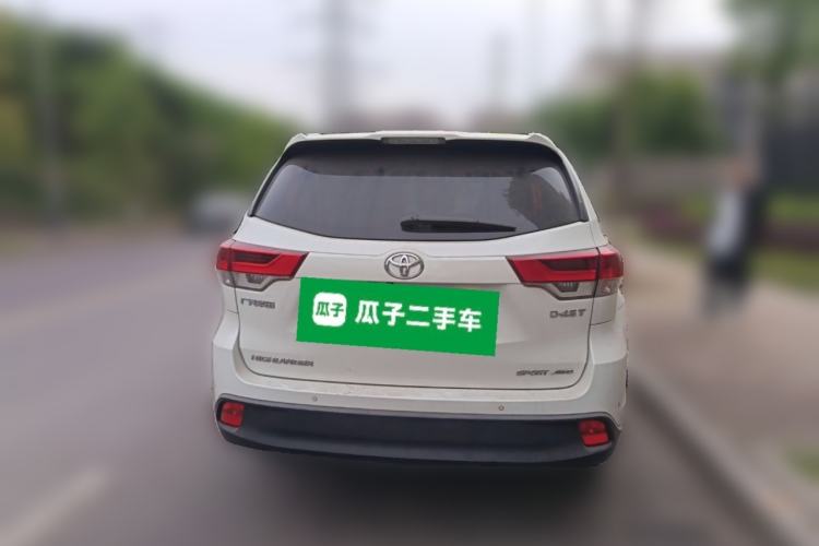 Used Toyota Highlander 2018 2.0T Four-Wheel Drive Luxury Version 7 Seats China VI Standard Rear