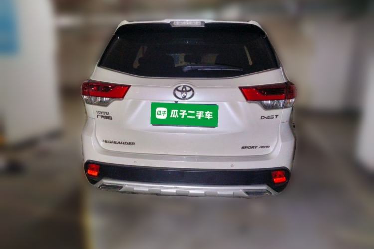 Used Toyota Highlander 2018 2.0T Four-Wheel Drive Luxury Edition 7 Seats China V Emission Standard Rear