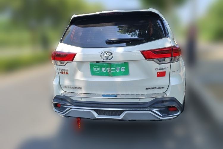 Used Toyota Highlander 2018 2.0T Four-Wheel Drive Luxury Version 7 Seats China VI Standard Rear