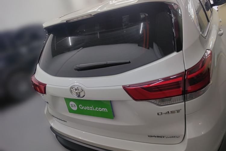 Used Toyota Highlander 2018 2.0T Four-Wheel Drive Luxury Version 7 Seats China VI Standard Rear