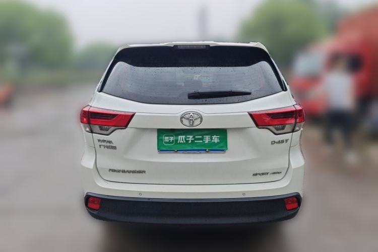 Used Toyota Highlander 2018 2.0T Four-Wheel Drive Luxury Edition 7 Seats China V Emission Standard Rear