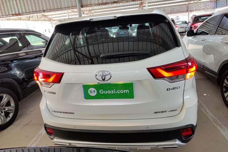 Used Toyota Highlander 2018 2.0T Four-Wheel Drive Luxury Version 7 Seats China VI Standard Rear
