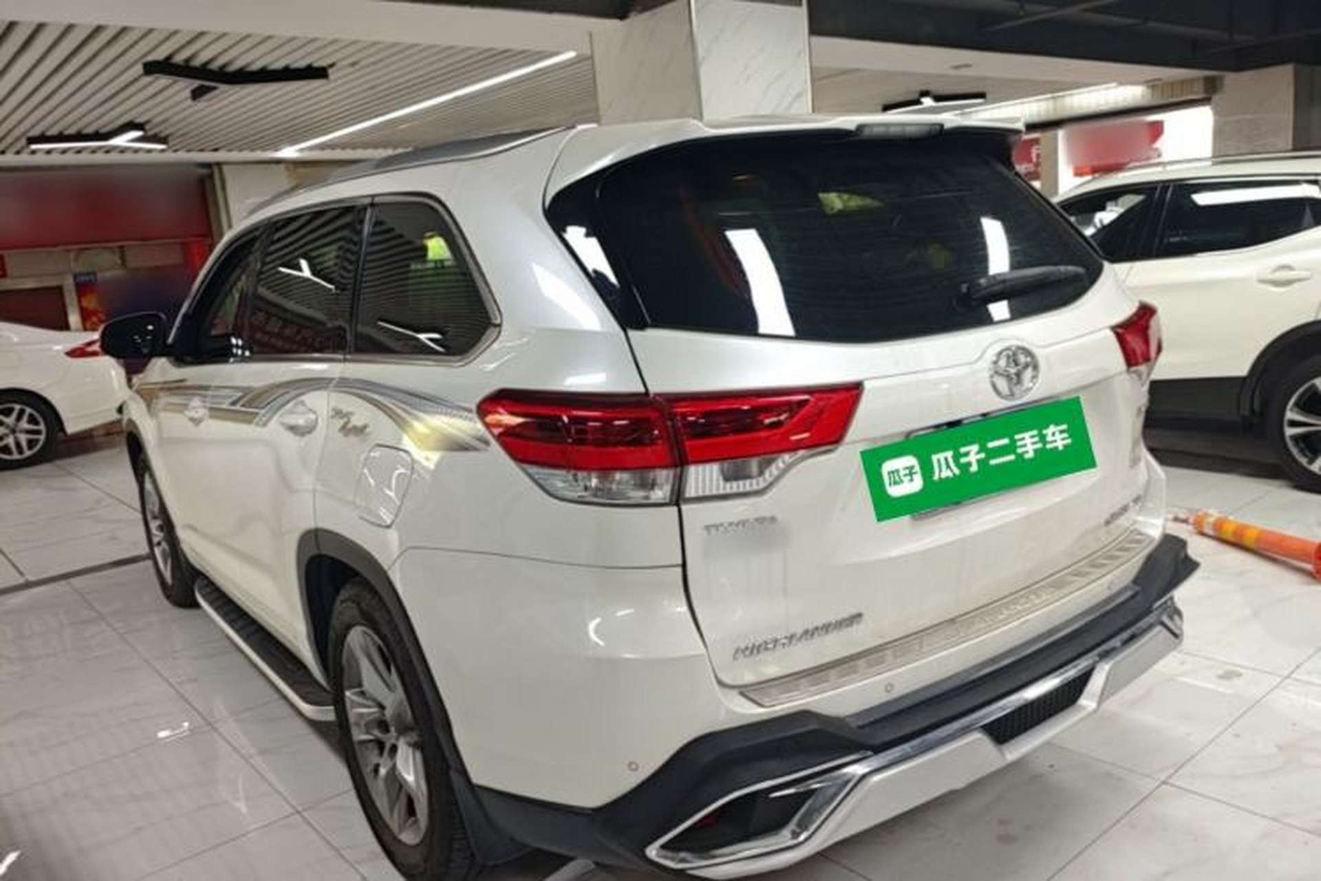 Used Toyota Highlander 2018 2.0T Four-Wheel Drive Luxury Version 7 Seats China VI Standard Rear Left 45 Deg
