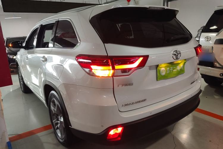 Used Toyota Highlander 2018 2.0T Four-Wheel Drive Luxury Edition 7 Seats China V Emission Standard Rear Left 45 Deg