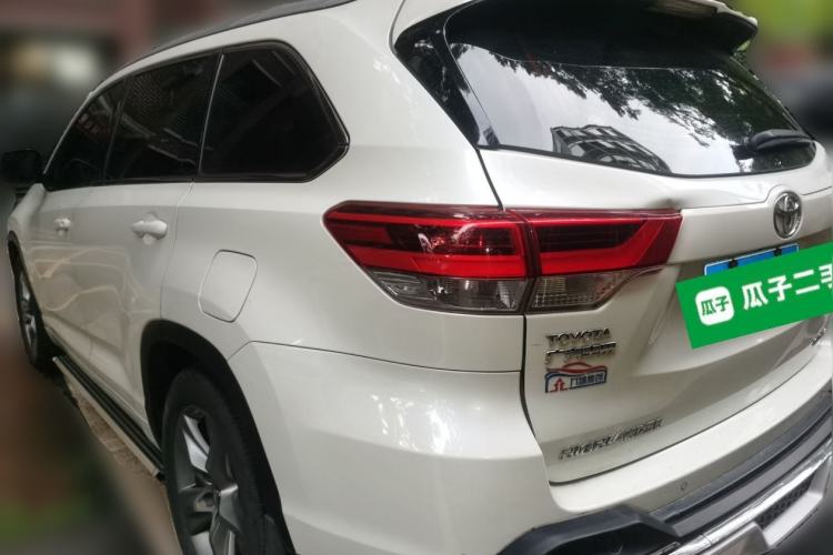 Used Toyota Highlander 2018 2.0T Four-Wheel Drive Luxury Edition 7 Seats China V Emission Standard Rear Left 45 Deg