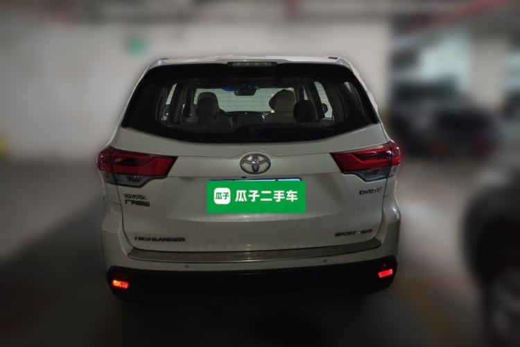 Used Toyota Highlander 2018 2.0T Four-Wheel Drive Luxury Version 7 Seats China VI Standard Rear