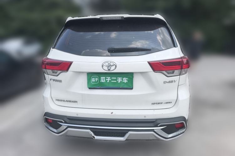 Used Toyota Highlander 2018 2.0T Four-Wheel Drive Luxury Edition 7 Seats China V Emission Standard Rear