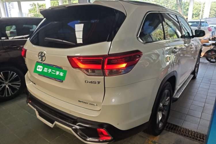 Used Toyota Highlander 2018 2.0T Four-Wheel Drive Luxury Version 7 Seats China VI Standard Rear Right 45 Deg