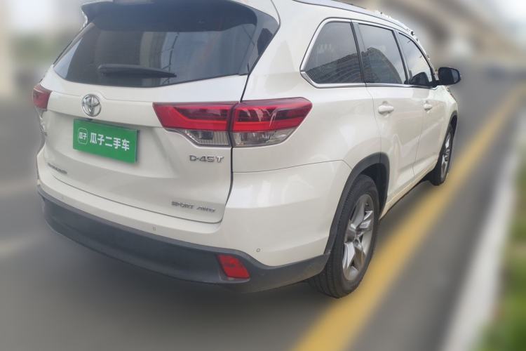 Used Toyota Highlander 2018 2.0T Four-Wheel Drive Luxury Edition 7 Seats China V Emission Standard Rear Right 45 Deg