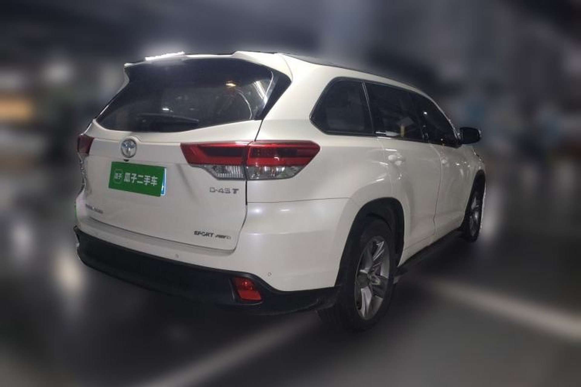 Used Toyota Highlander 2018 2.0T Four-Wheel Drive Luxury Edition 7 Seats China V Emission Standard Rear Right 45 Deg
