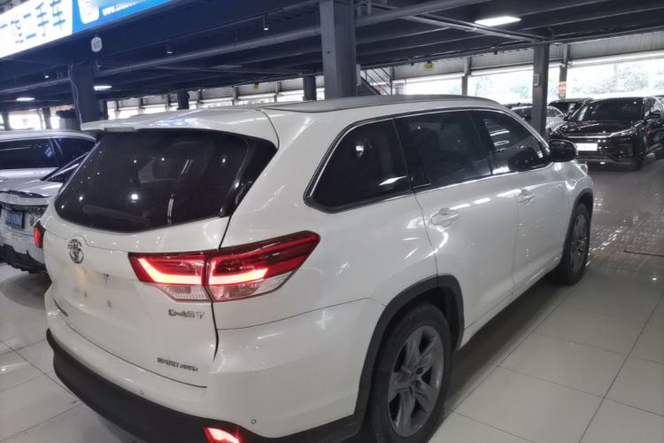 Used Toyota Highlander 2018 2.0T Four-Wheel Drive Luxury Version 7 Seats China VI Standard Rear Right 45 Deg