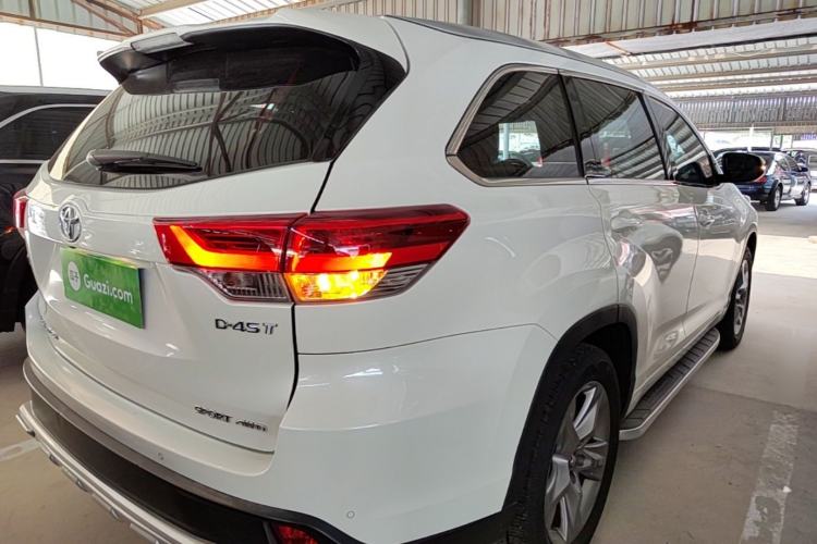 Used Toyota Highlander 2018 2.0T Four-Wheel Drive Luxury Version 7 Seats China VI Standard Rear Right 45 Deg