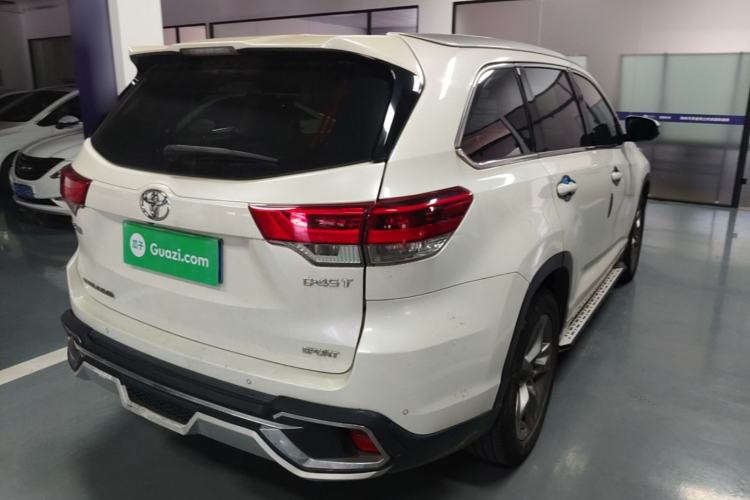 Used Toyota Highlander 2018 2.0T Two-Wheel Drive Luxury Edition 7 Seats China VI Standard Rear Right 45 Deg