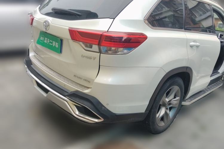 Used Toyota Highlander 2018 2.0T Four-Wheel Drive Luxury Edition 7 Seats China V Emission Standard Rear Right 45 Deg