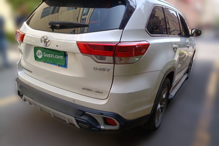 Used Toyota Highlander 2018 2.0T Four-Wheel Drive Prestige Version 7 Seats China V Emission Standard Rear Right 45 Deg