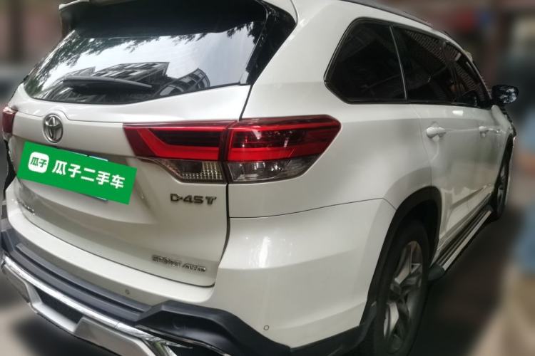 Used Toyota Highlander 2018 2.0T Four-Wheel Drive Luxury Edition 7 Seats China V Emission Standard Rear Right 45 Deg