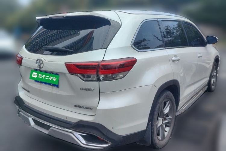 Used Toyota Highlander 2018 2.0T Four-Wheel Drive Luxury Edition 7 Seats China V Emission Standard Rear Right 45 Deg