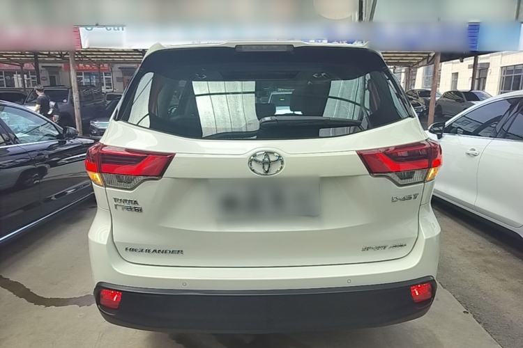 Used Toyota Highlander 2018 2.0T Four-Wheel Drive Luxury Edition 7 Seats China V Emission Standard Rear