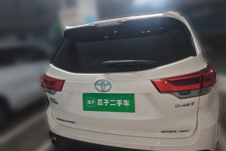 Used Toyota Highlander 2018 2.0T Four-Wheel Drive Luxury Version 7 Seats China VI Standard Rear