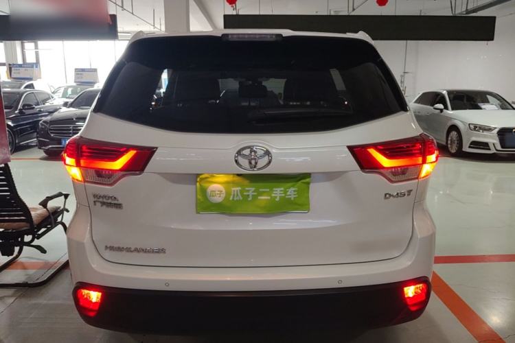 Used Toyota Highlander 2018 2.0T Four-Wheel Drive Luxury Edition 7 Seats China V Emission Standard Rear