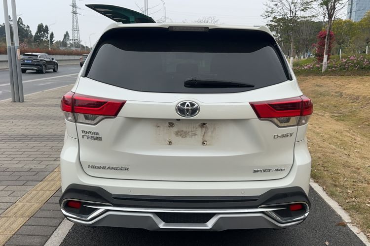 Used Toyota Highlander 2018 2.0T Four-Wheel Drive Luxury Edition 7 Seats China V Emission Standard Rear