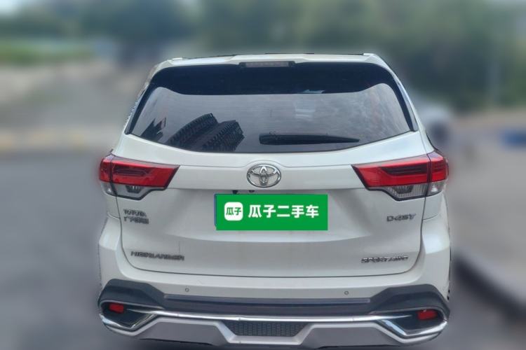 Used Toyota Highlander 2018 2.0T Four-Wheel Drive Luxury Edition 7 Seats China V Emission Standard Rear