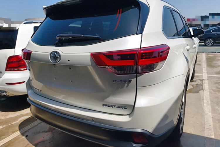 Used Toyota Highlander 2018 2.0T Four-Wheel Drive Prestige Version 7 Seats China VI Standard Rear