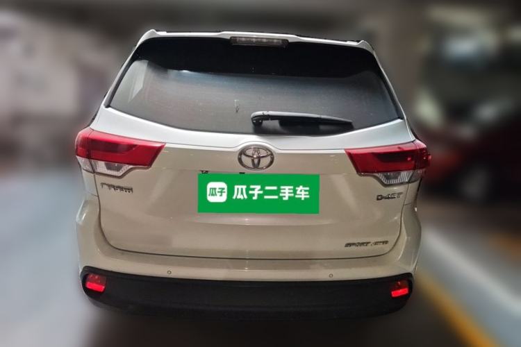 Used Toyota Highlander 2018 2.0T Four-Wheel Drive Luxury Version 7 Seats China VI Standard Rear