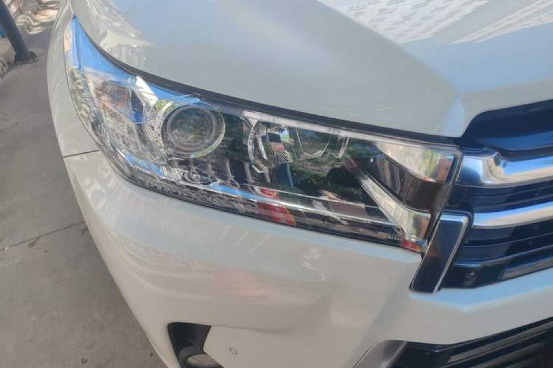 Used Toyota Highlander 2018 2.0T Four-Wheel Drive Prestige Version 7 Seats China VI Standard Right Front Headlight